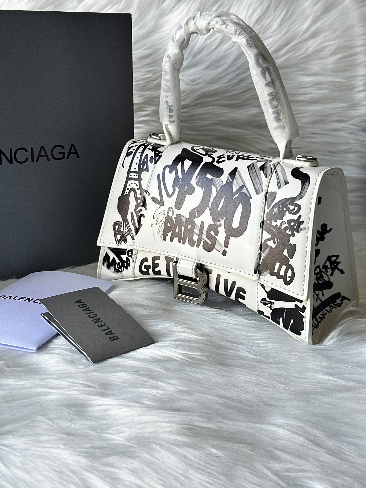 Arma Graffiti handbag
