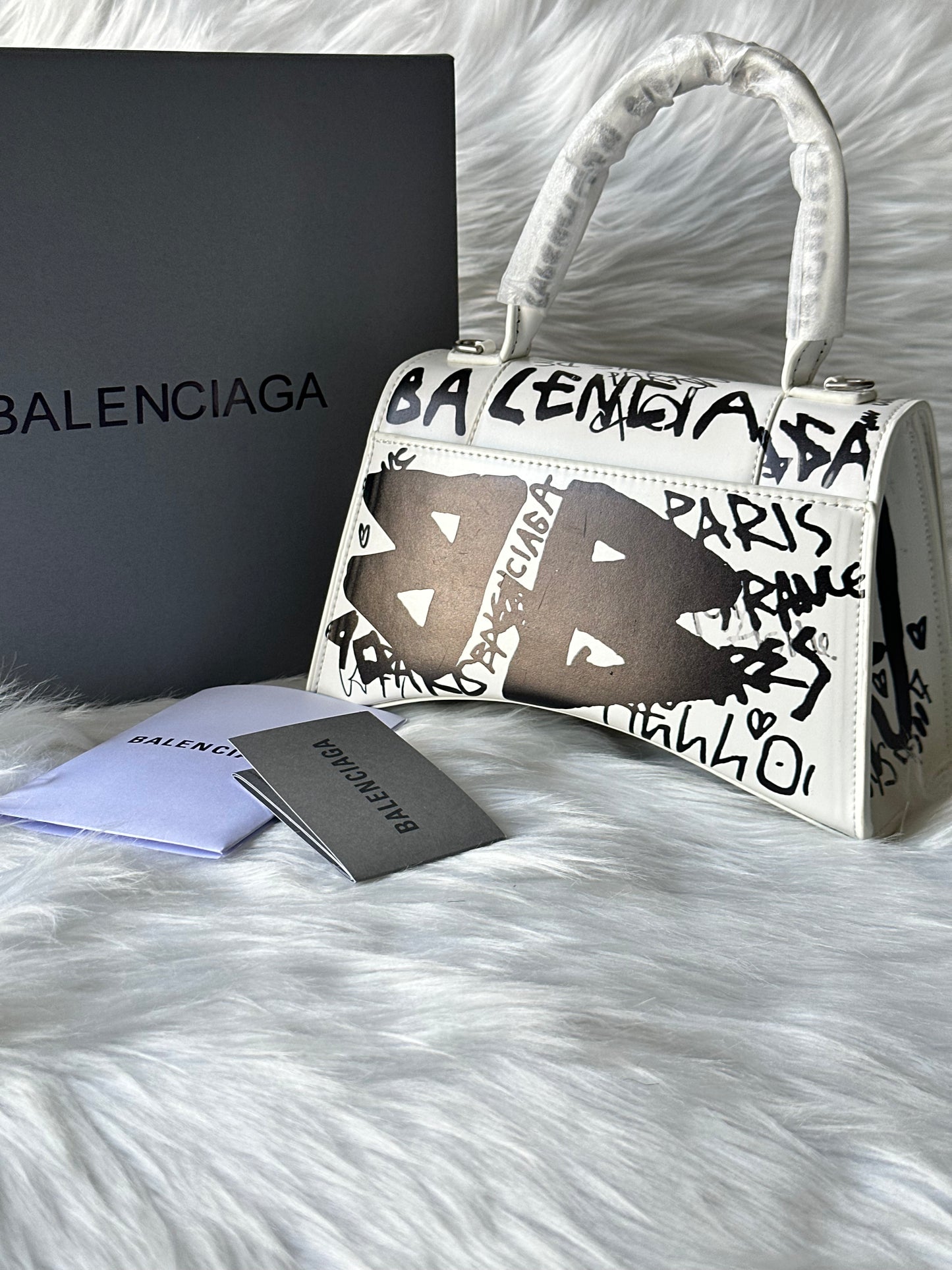 Arma Graffiti handbag